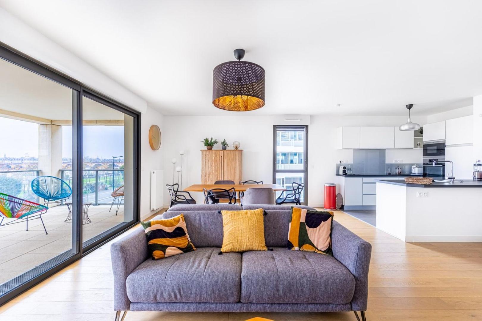 Guestready - Peaceful Escape In La Bastide Lejlighed Bordeaux Eksteriør billede