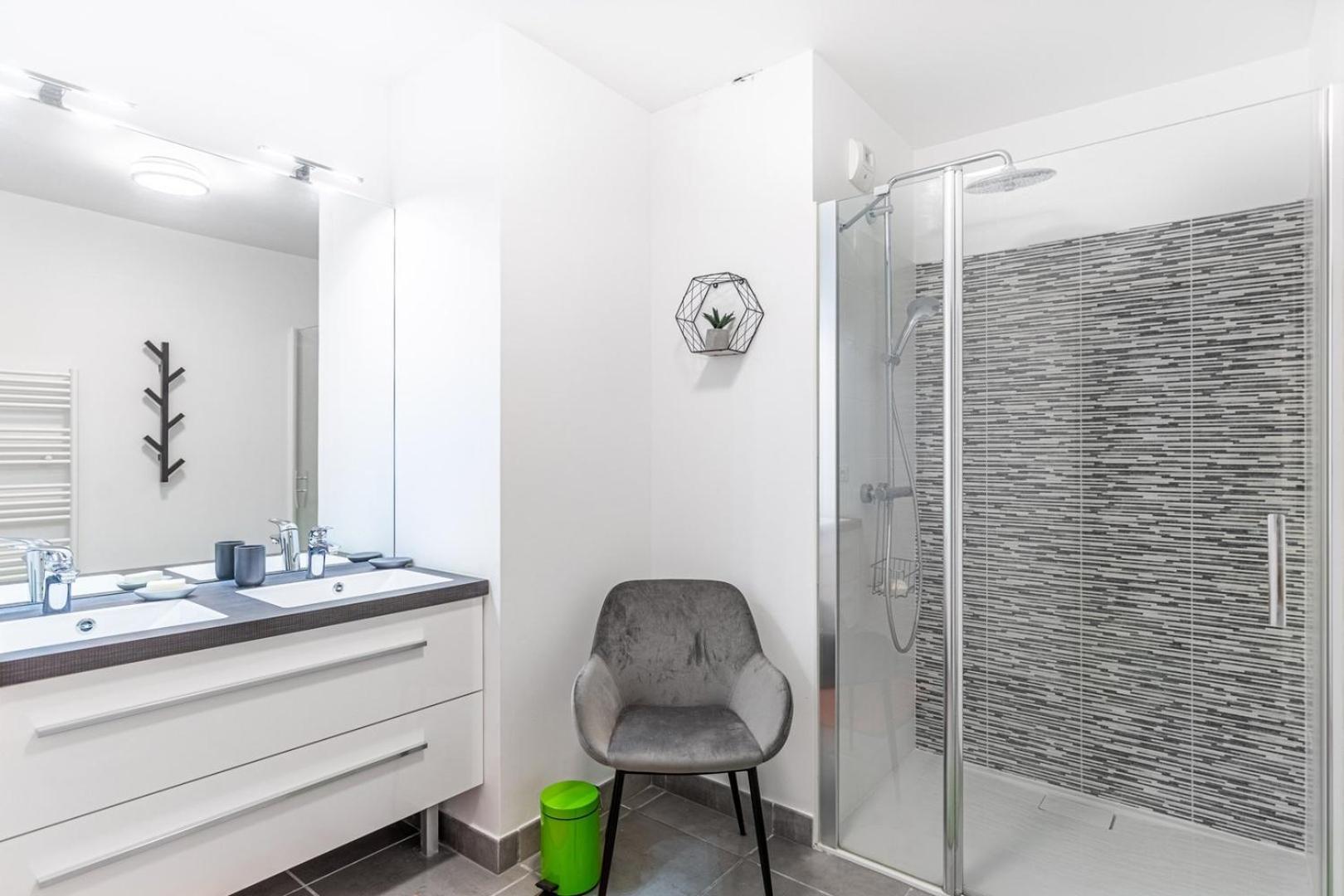 Guestready - Peaceful Escape In La Bastide Lejlighed Bordeaux Eksteriør billede