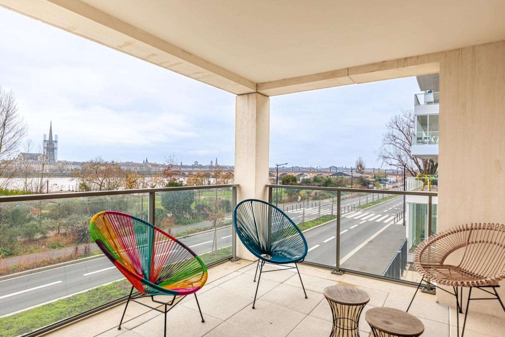 Guestready - Peaceful Escape In La Bastide Lejlighed Bordeaux Eksteriør billede